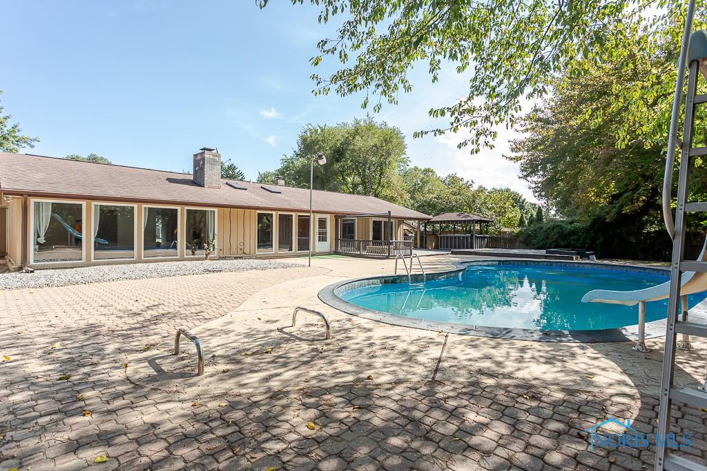 4233 Nantuckett Drive
