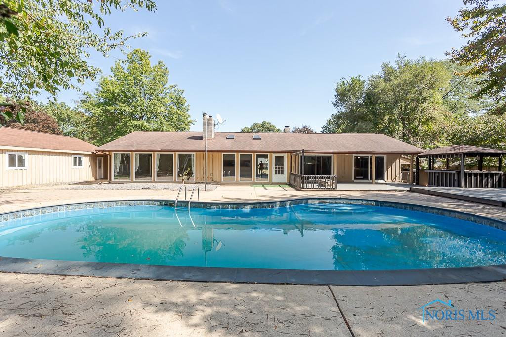 4233 Nantuckett Drive