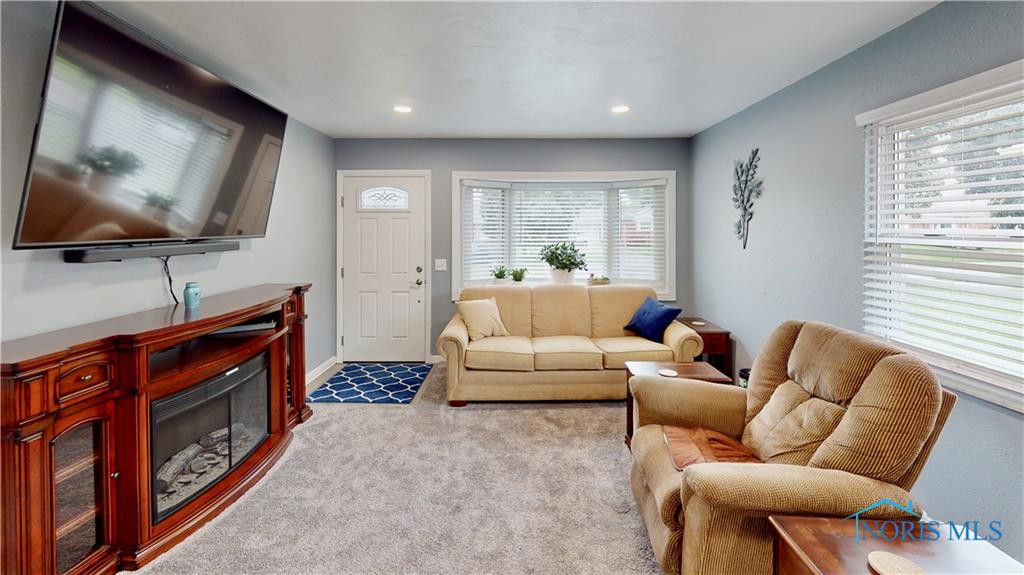 6133 Dellwood Drive