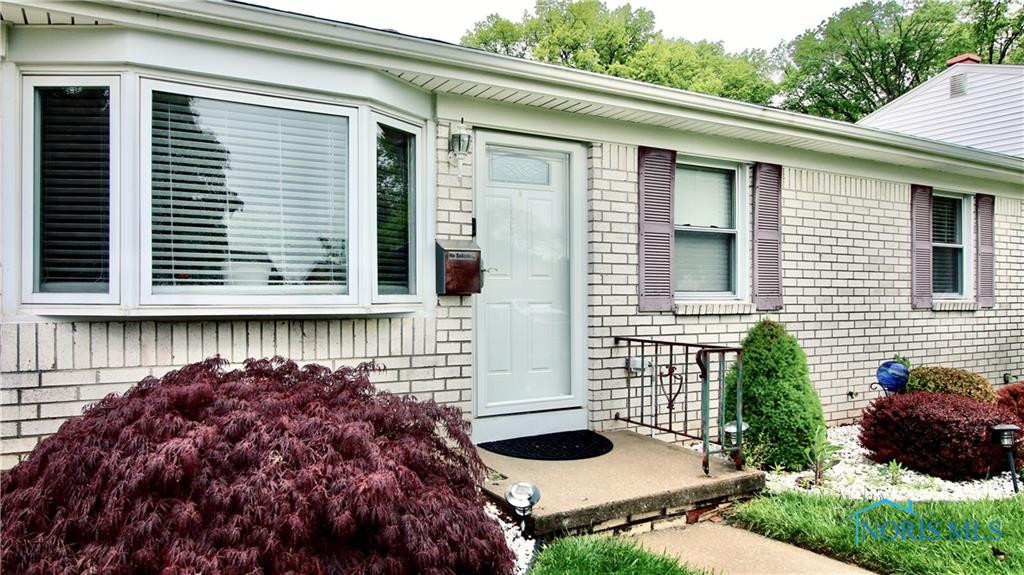 6133 Dellwood Drive