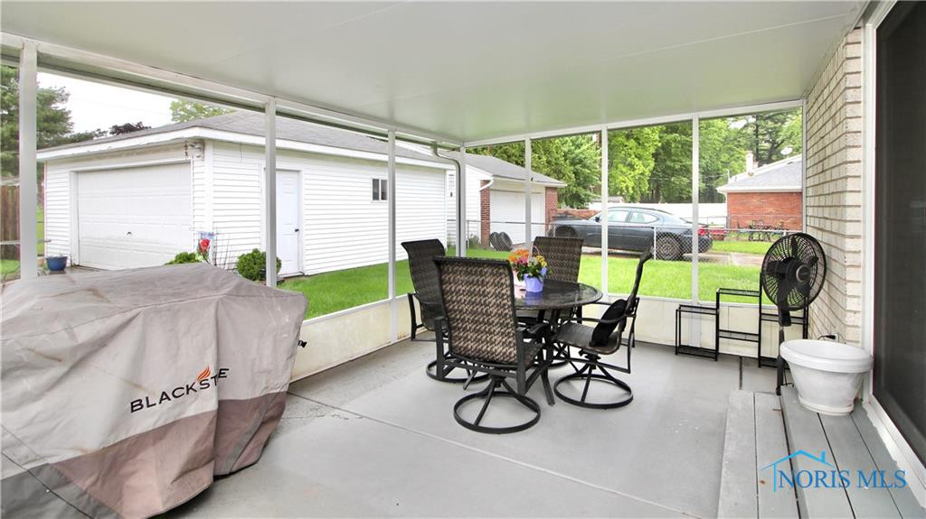 6133 Dellwood Drive