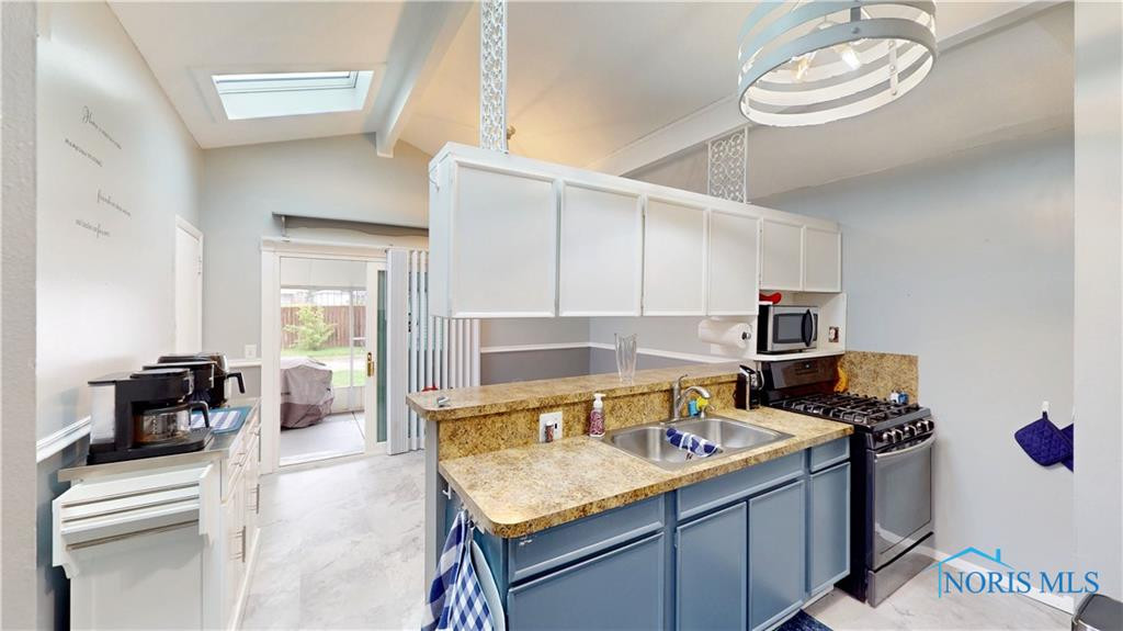 6133 Dellwood Drive