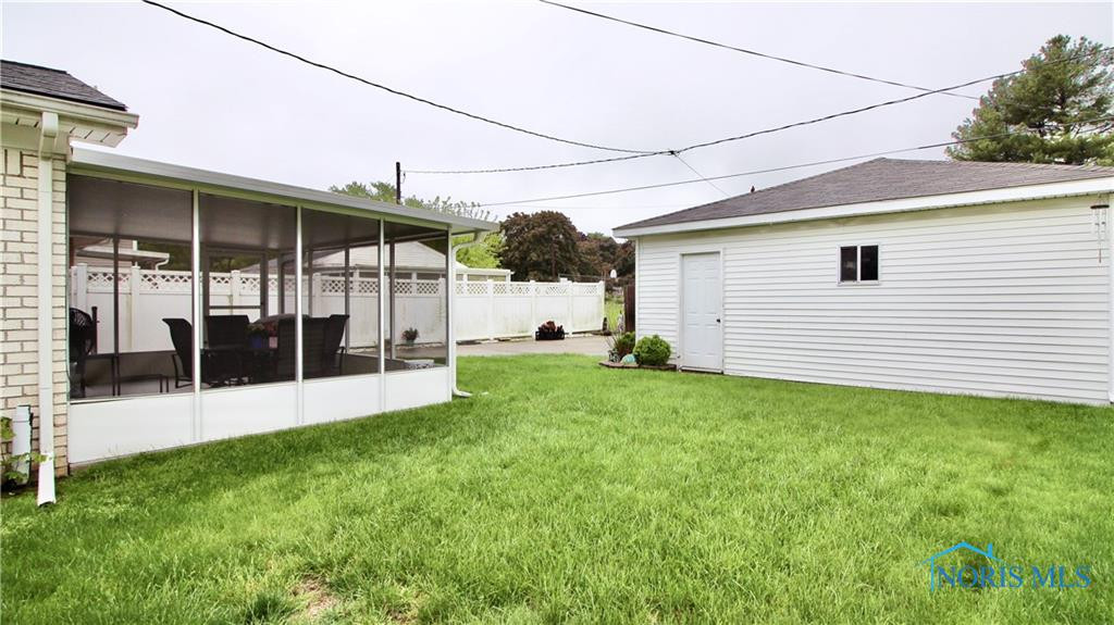 6133 Dellwood Drive