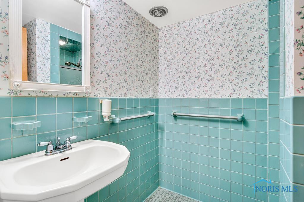 2838 Isha Laye Way