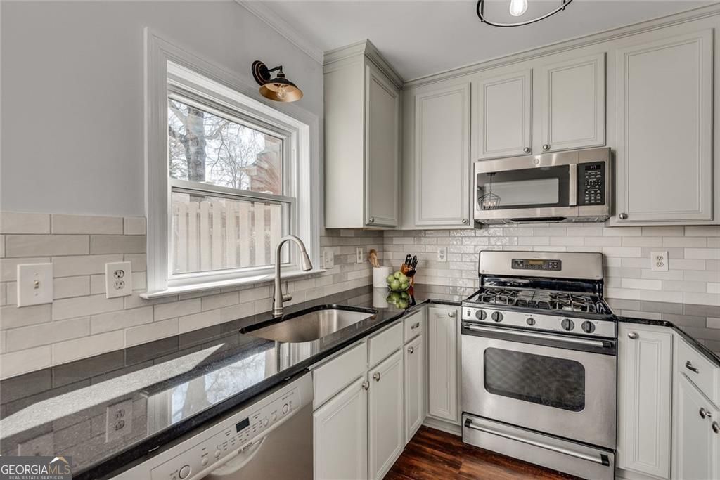 100 Mount Vernon Circle