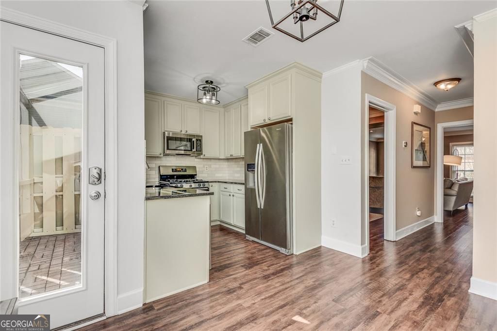 100 Mount Vernon Circle