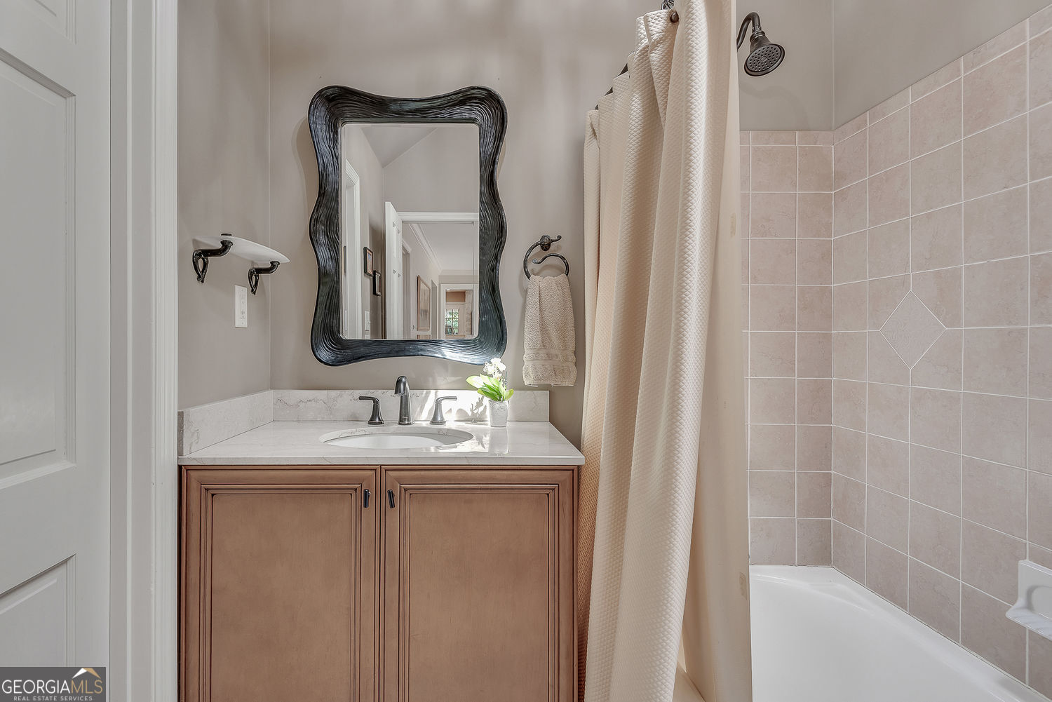 430 River Valley Road NW