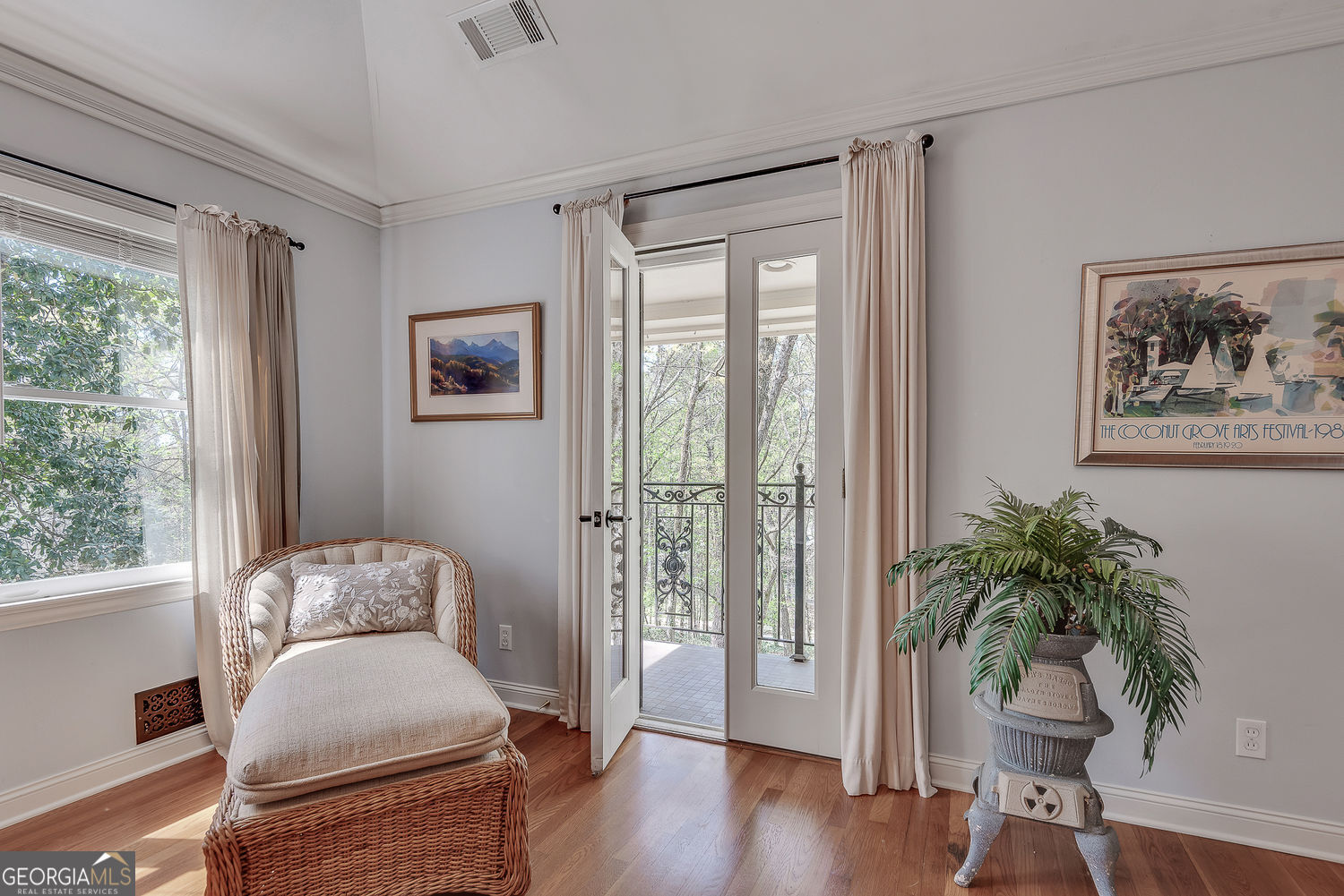 430 River Valley Road NW