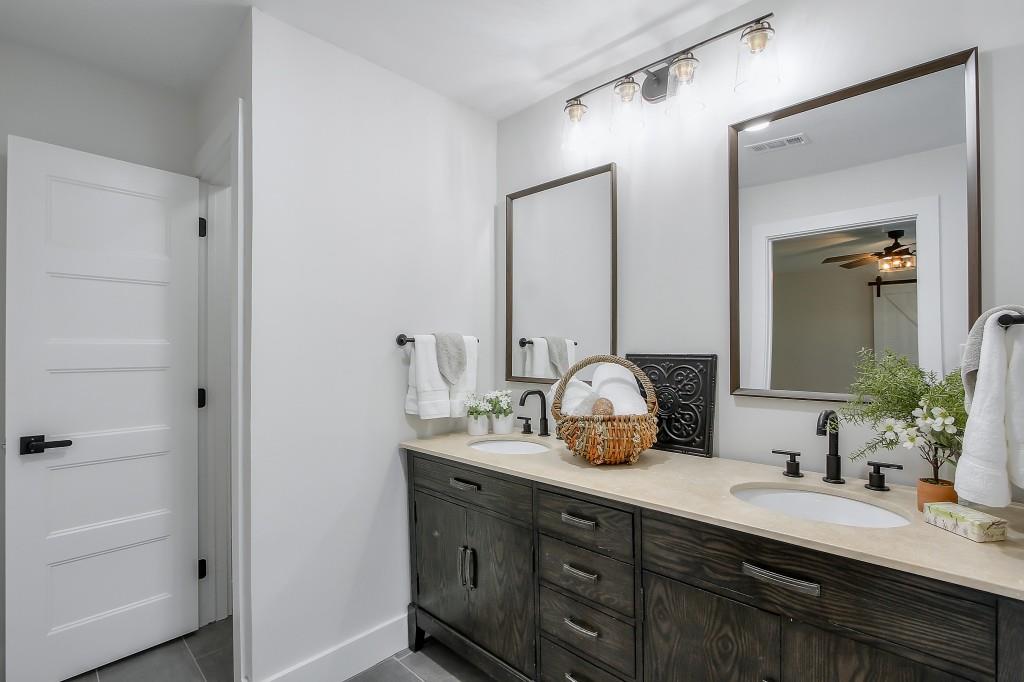 1476 Eason Street NW