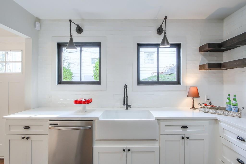 1476 Eason Street NW