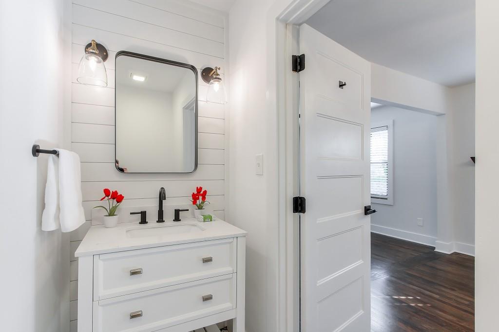 1476 Eason Street NW