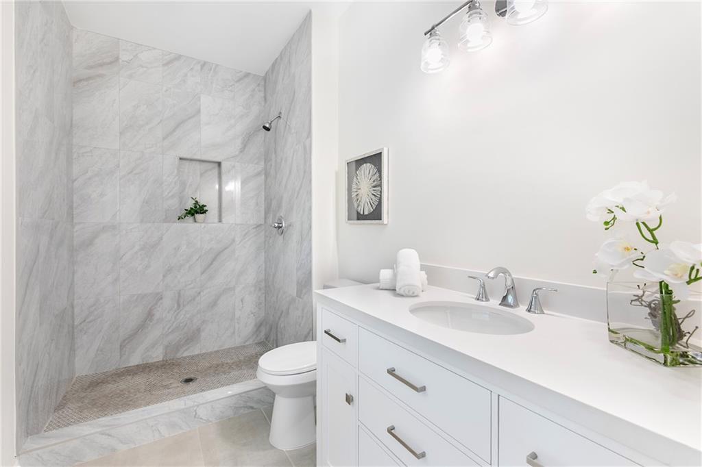 5224 W Mountain Street