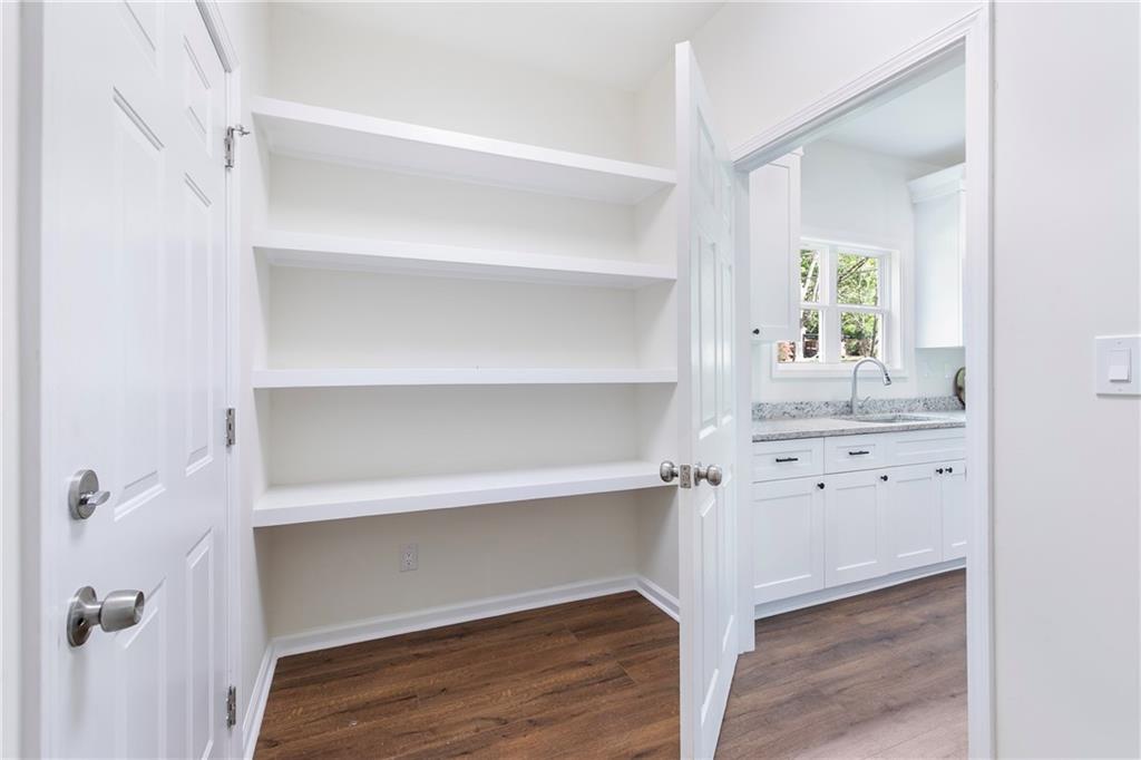 5224 W Mountain Street