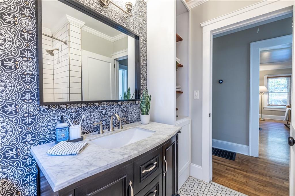 1055 Woodland Avenue SE