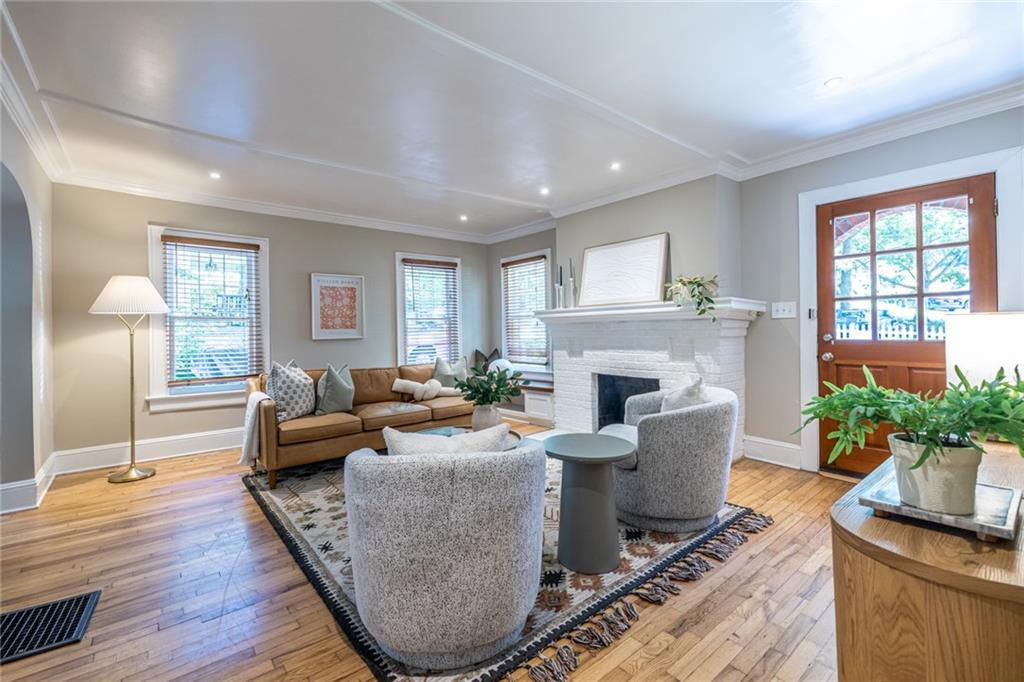 1055 Woodland Avenue SE