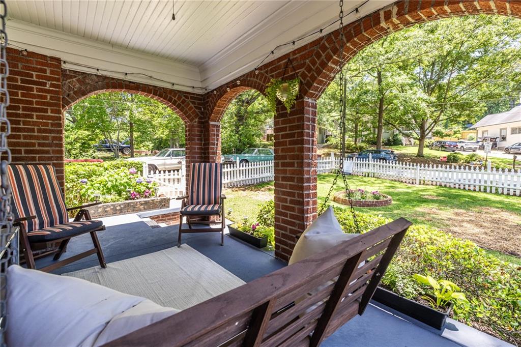 1055 Woodland Avenue SE