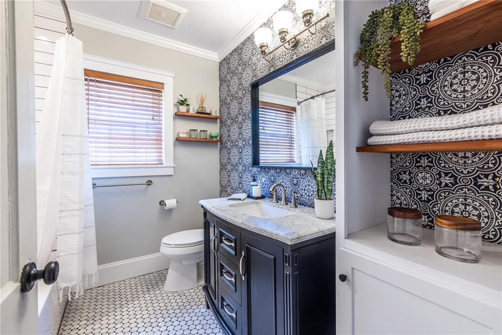 1055 Woodland Avenue SE