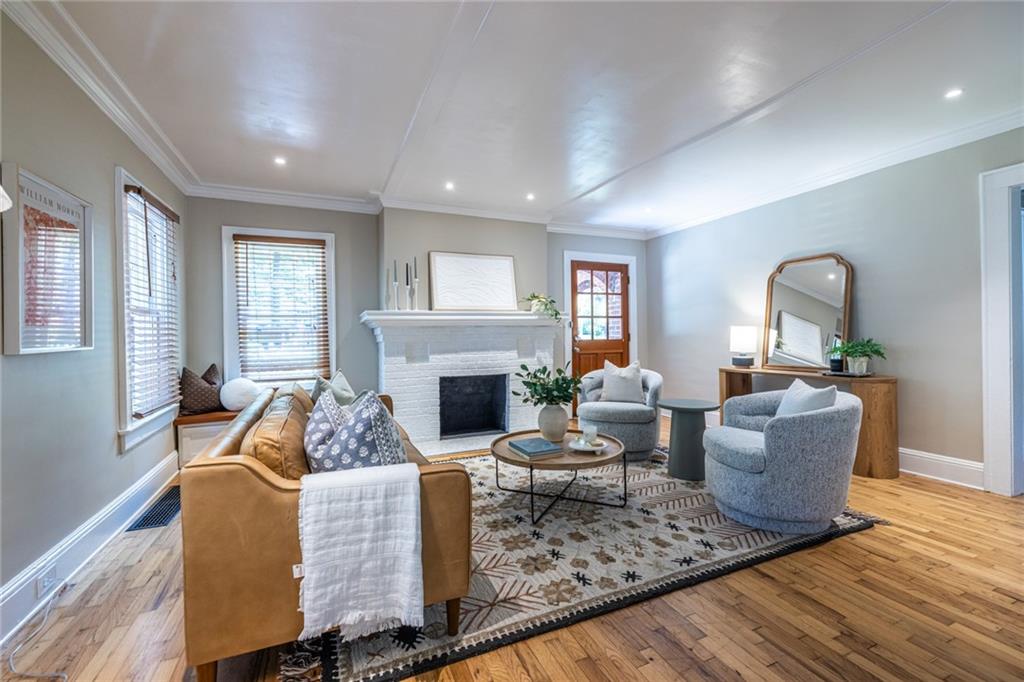 1055 Woodland Avenue SE