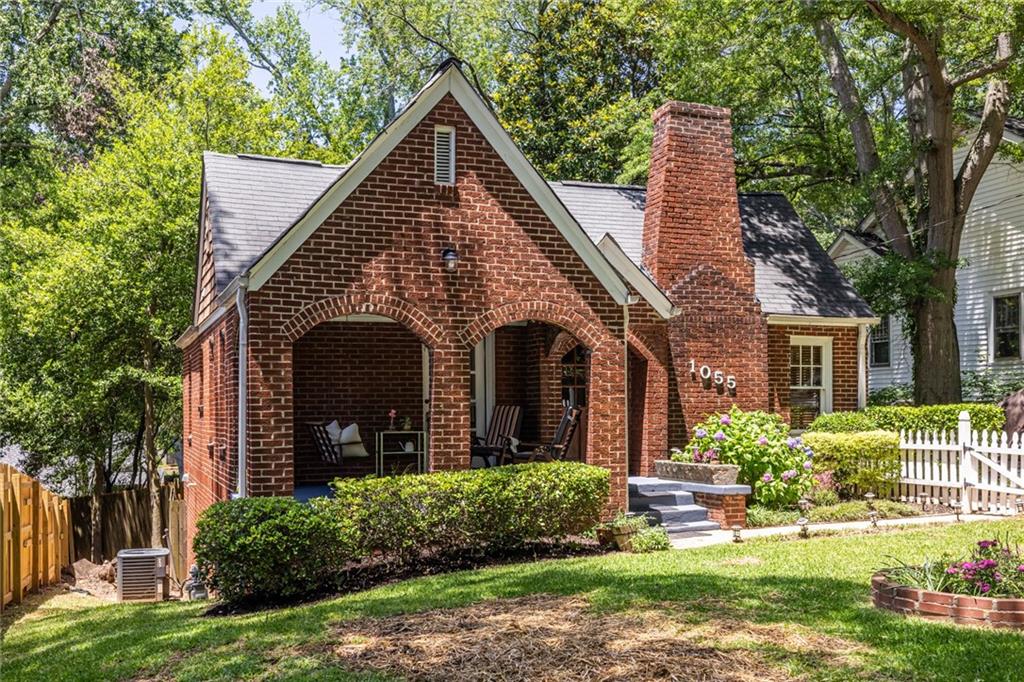 1055 Woodland Avenue SE