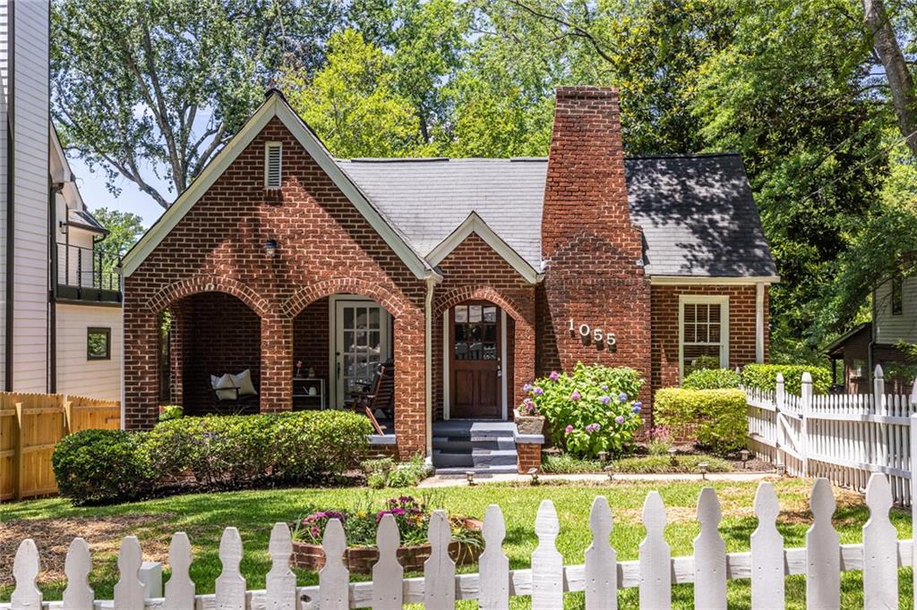 1055 Woodland Avenue SE