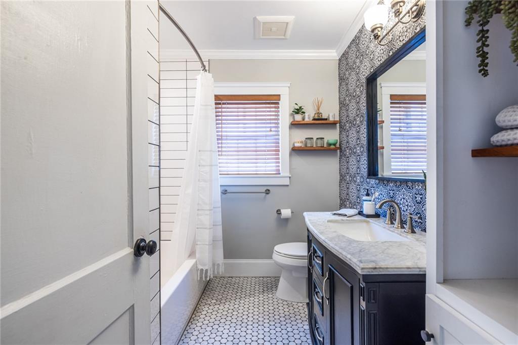 1055 Woodland Avenue SE