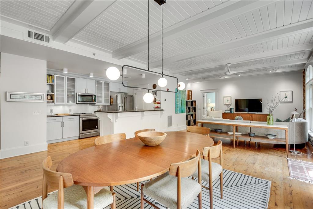 1870 Gordon Manor NE