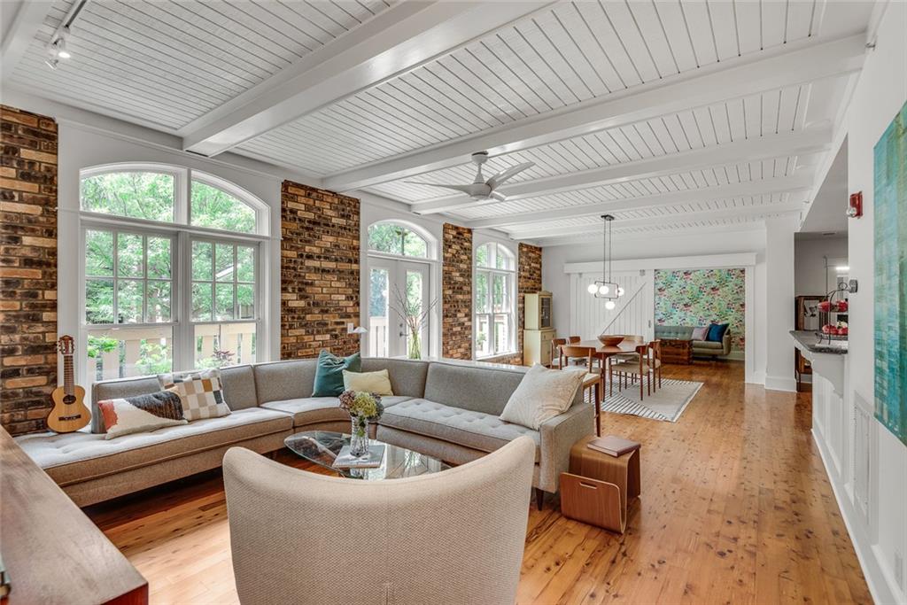 1870 Gordon Manor NE