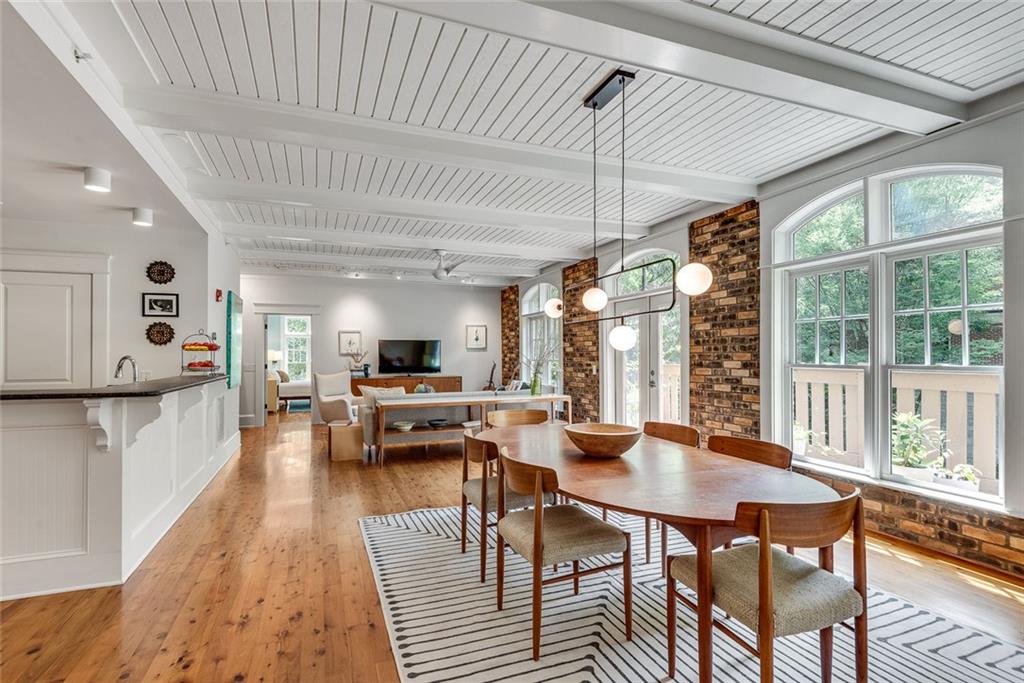 1870 Gordon Manor NE