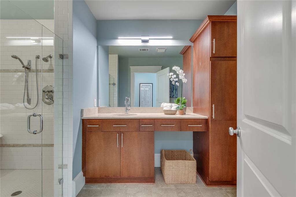 1870 Gordon Manor NE