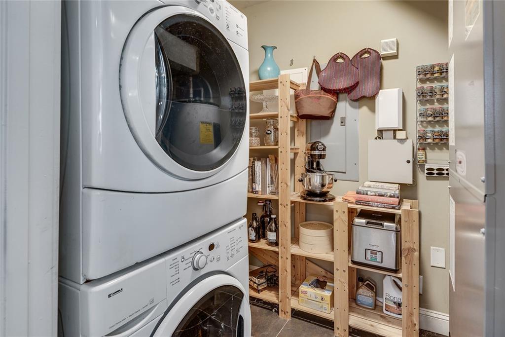 1870 Gordon Manor NE