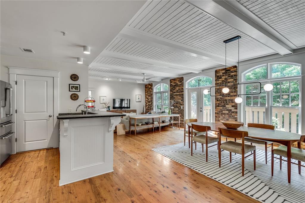 1870 Gordon Manor NE