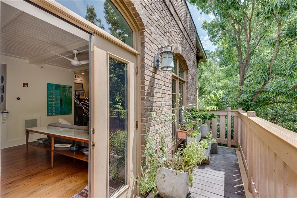 1870 Gordon Manor NE