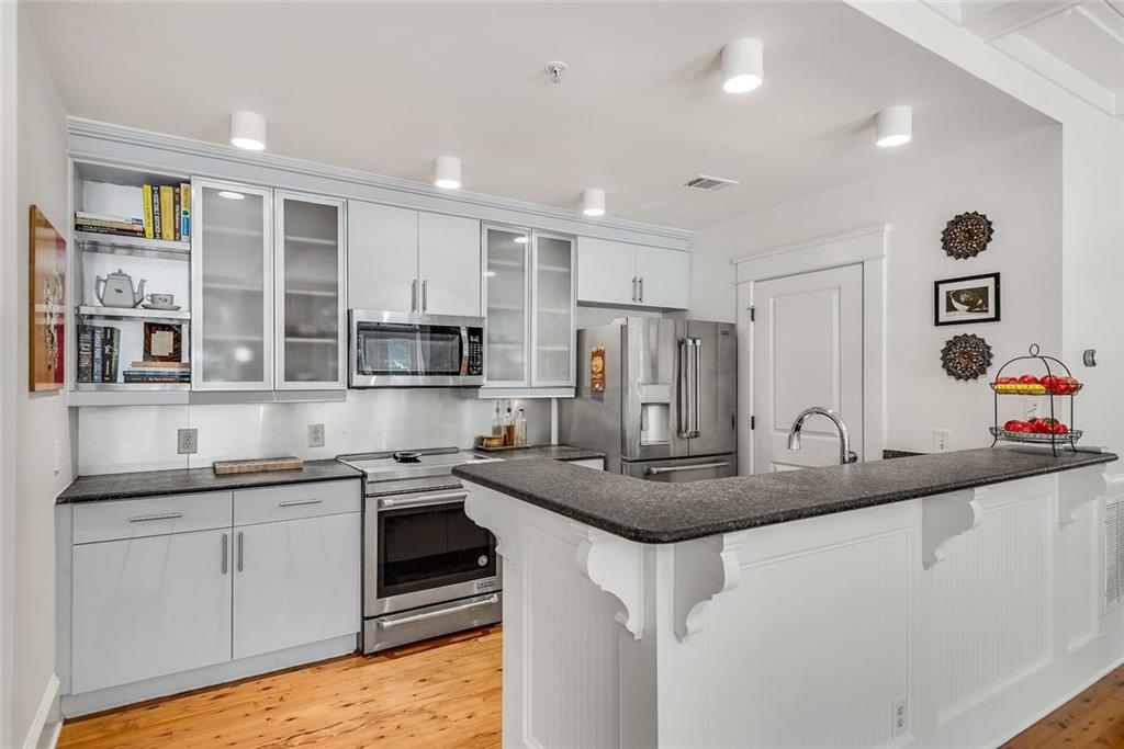 1870 Gordon Manor NE