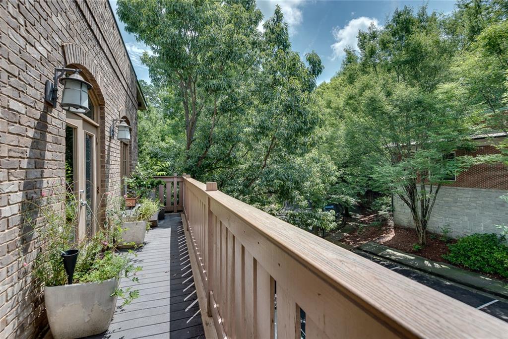 1870 Gordon Manor NE