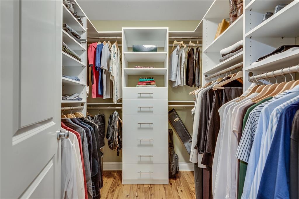 1870 Gordon Manor NE