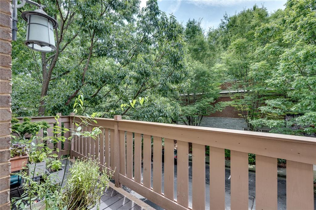 1870 Gordon Manor NE