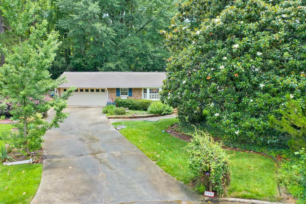 1490 Devonshire Court