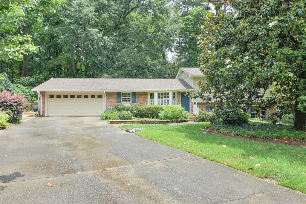 1490 Devonshire Court