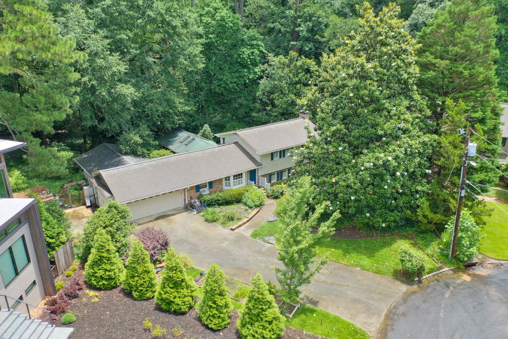 1490 Devonshire Court