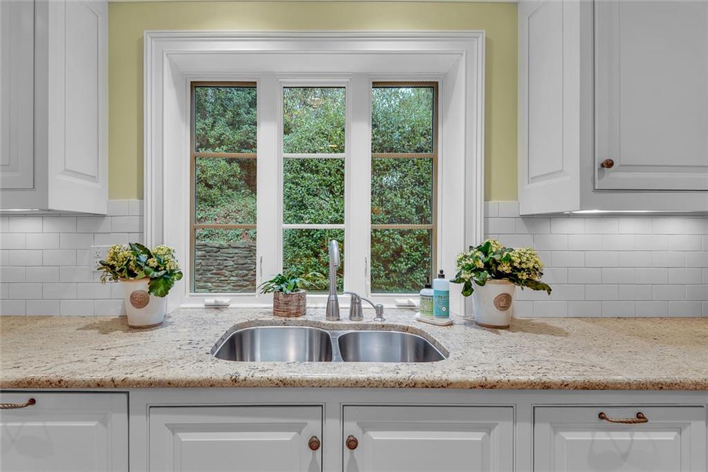 6242 Mountain Brook Way NW