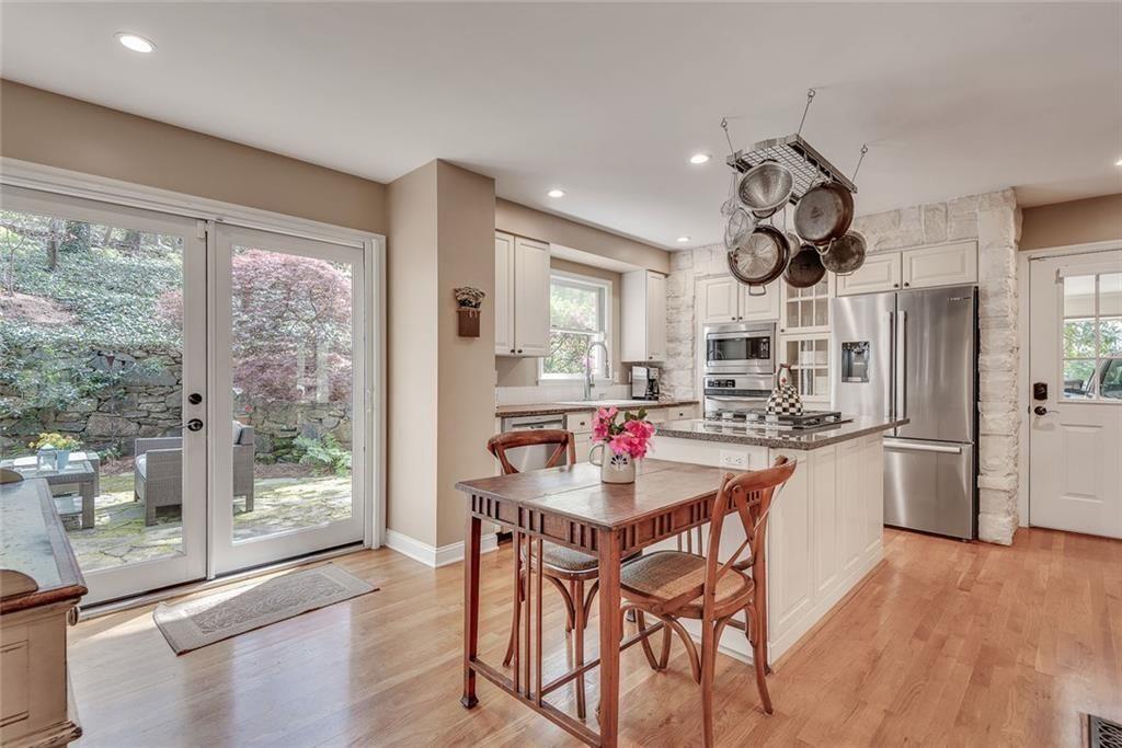 430 River Valley Road NW