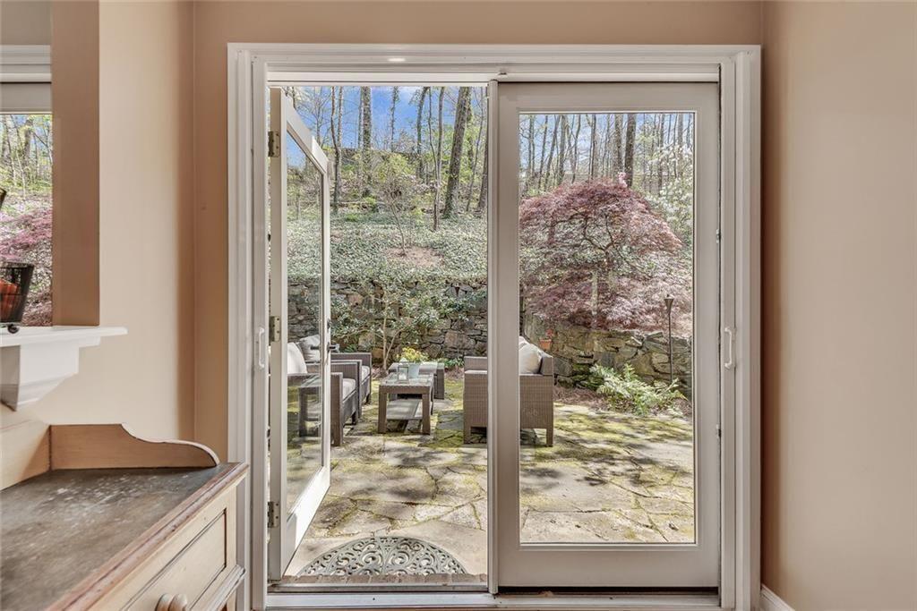 430 River Valley Road NW