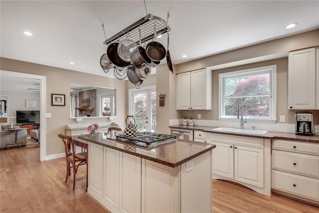 430 River Valley Road NW