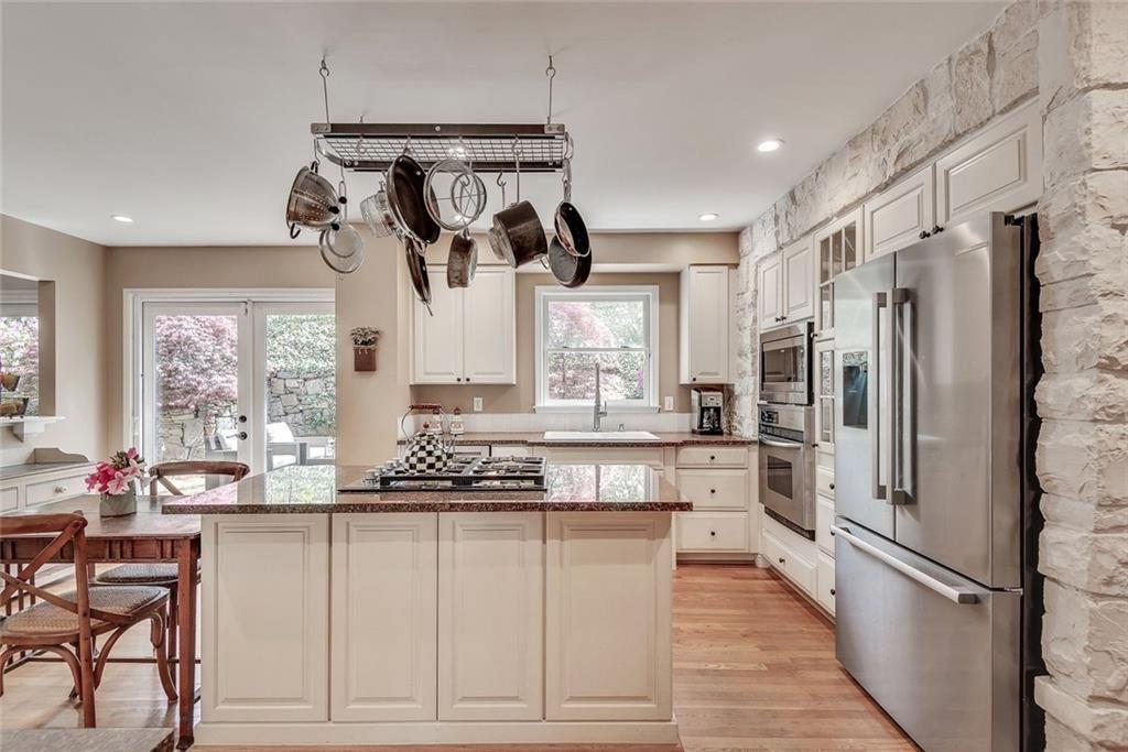 430 River Valley Road NW