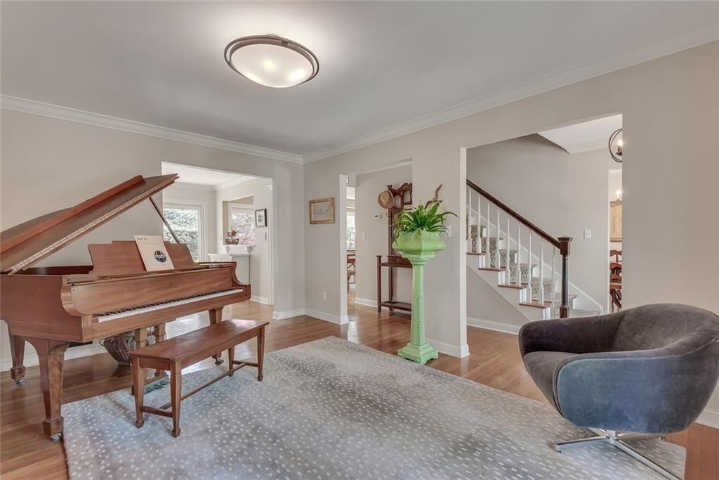 430 River Valley Road NW