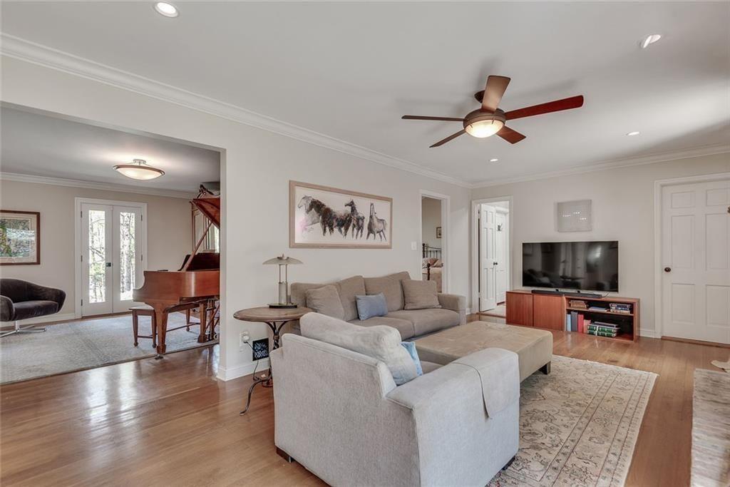 430 River Valley Road NW