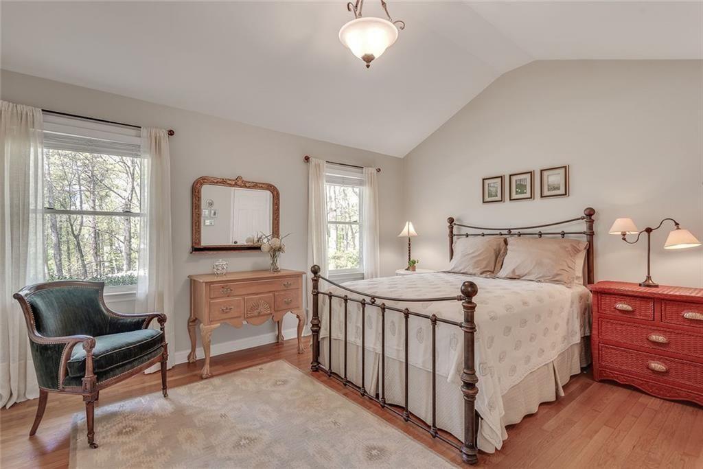 430 River Valley Road NW