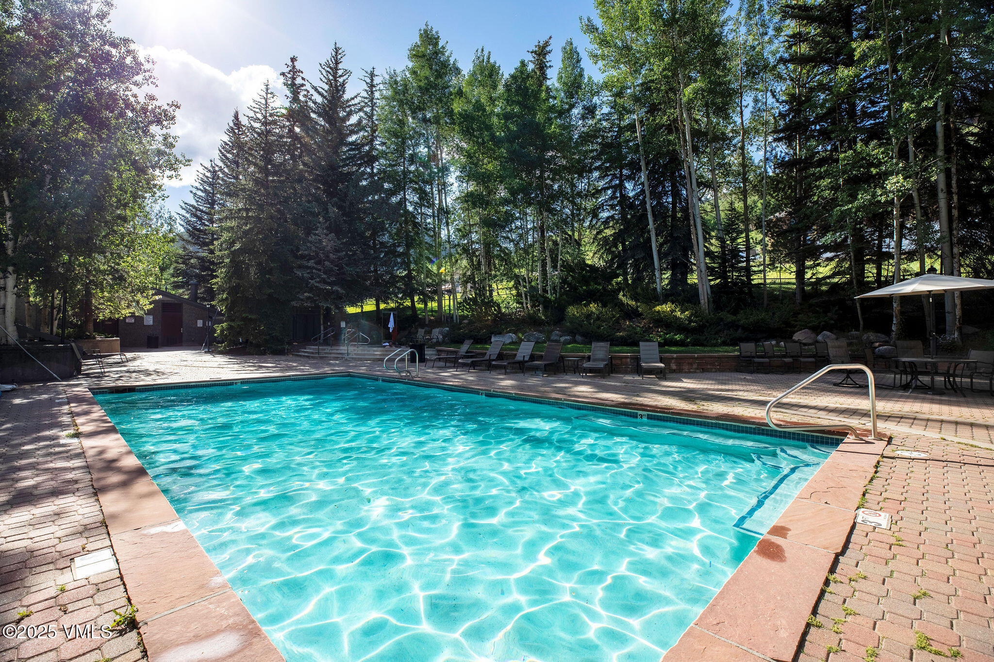 508 E Lionshead Circle, 214