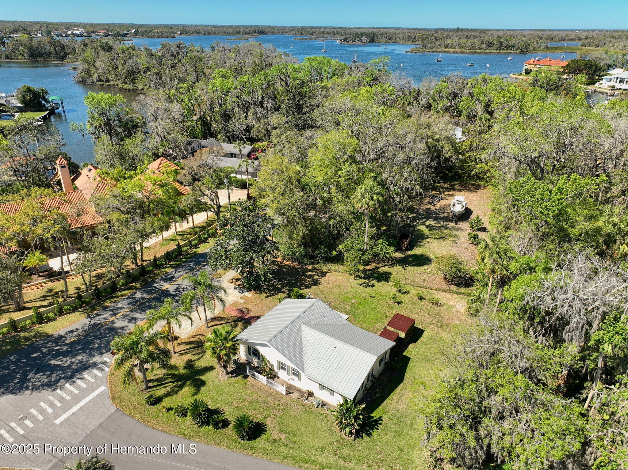 1149 SE Kings Bay Drive