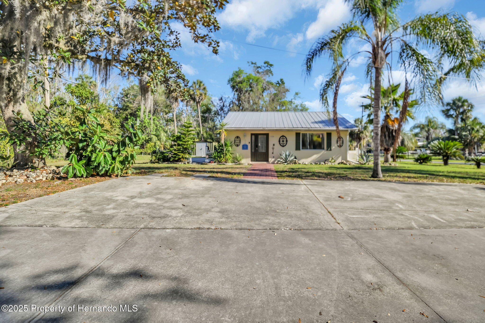 1149 SE Kings Bay Drive
